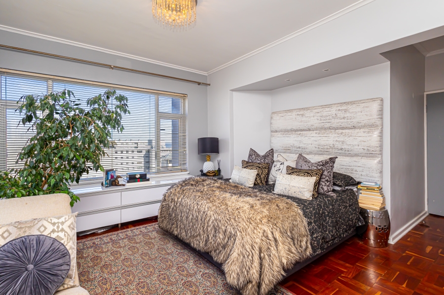 To Let 3 Bedroom Property for Rent in Sea Point Western Cape